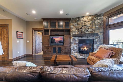 970 Northstar Dr Unit 306-print-013-016-Interior-3332x2222-300dpi