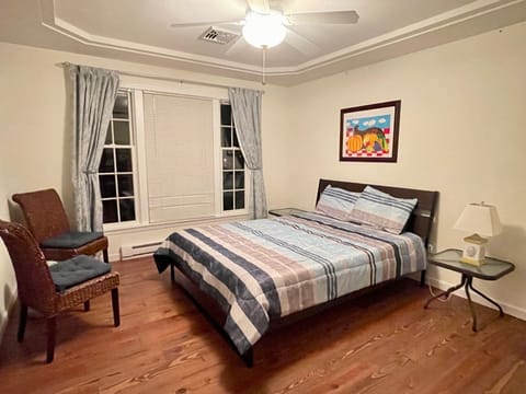 6 bedrooms, in-room safe, desk, iron/ironing board