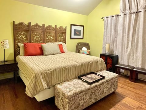 6 bedrooms, in-room safe, desk, iron/ironing board