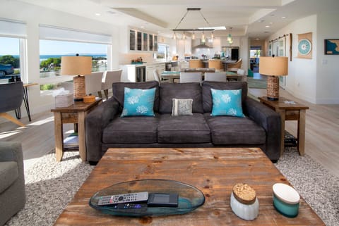 Spacious living room for the whole group to connect.