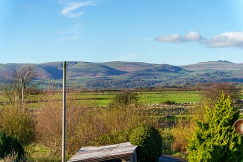 Farm Cottage - Kirkby-In-Furness - Fell Views