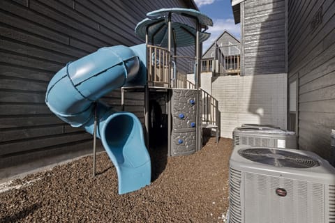 Rocky Resort - Garden Level: Private, Fenced Playground