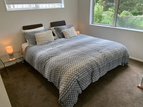 Master SuperKing Bedroom, Ensuite, Tv, Aircon, Double glazing, Double Wardrobe.
