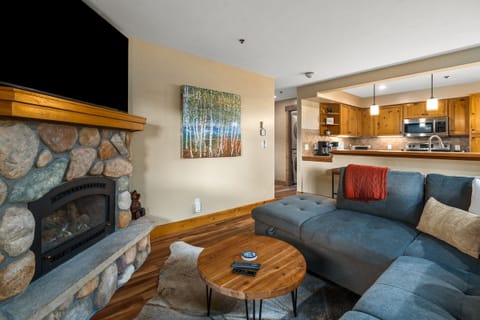 Bear Tracks! A cozy 1 bedroom condo at the Pines at Ore House