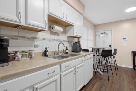 Your morning ritual, made easy—coffee, tea, and more.