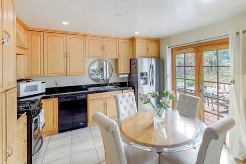 La Mesa Vacation Rental | 2BR | 1BA | 1,048 Sq Ft | 3 Exterior Steps Required