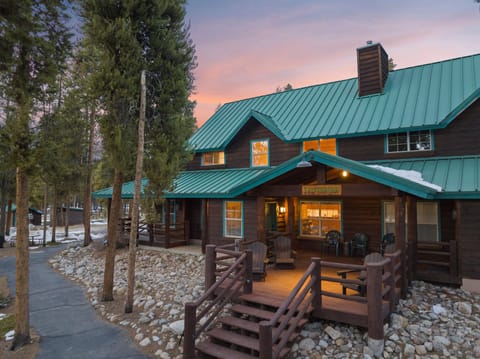 Lackawanna Lodge Exterior (1)