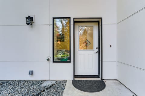 Home Exterior | Private Entrance