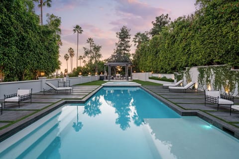 Villa Javu by LuxJB: LA's finest vacation villas & mansion rentals by owners.