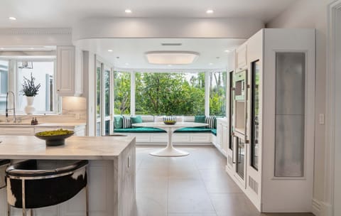 Villa Javu by LuxJB: LA's finest vacation villas & mansion rentals by owners.