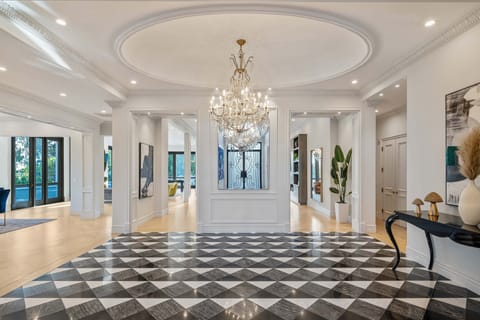 Villa Javu by LuxJB: LA's finest vacation villas & mansion rentals by owners.