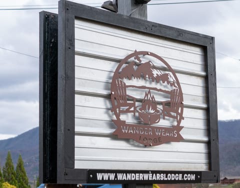 Welcome to Wander Wears Lodge, your gateway to serenity and adventure. Nestled in the heart of the Smokies, our lodge offers a cozy retreat surrounded by nature's beauty.