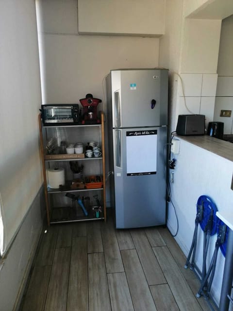 Oven, stovetop, coffee/tea maker, electric kettle