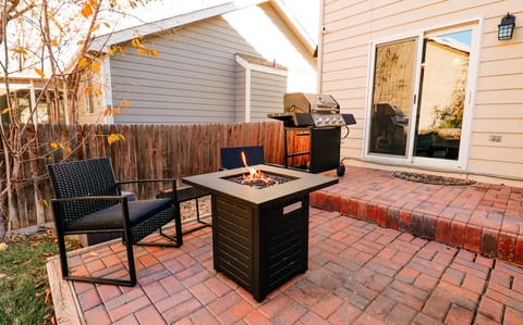 Relax in Comfortable Seating. 🌿🪑"