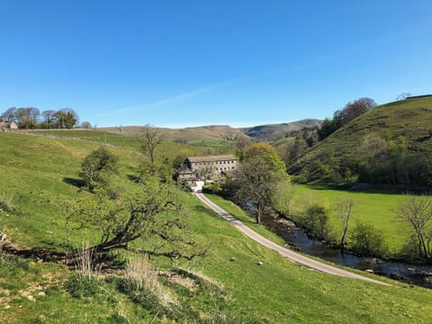 Setting | The Engine Room, Scalegill, near Kirkby Malham