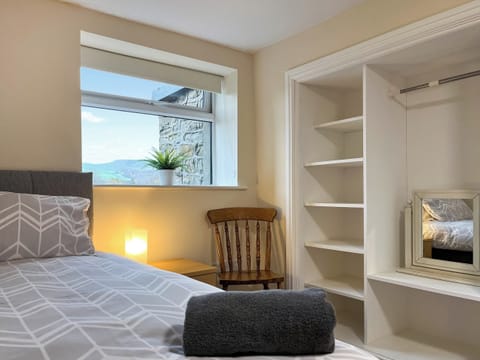 Twin bedroom | The Hideaway, Chapel-en-le-Frith