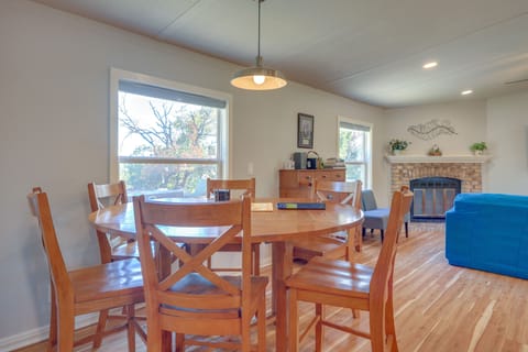 Dining Area | Dishware/Flatware