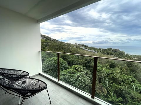 Walk to Kamala beach, Oceana sea view studio (11192)