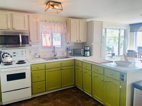 Kichen - Stove with Oven- Microwave & Coffee 