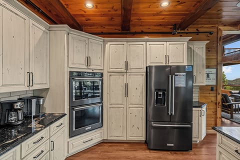 Kitchen with full size appliances