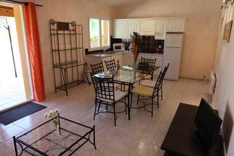 Meriva - Gites 6-8 personnes (05)