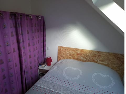 1 bedroom, iron/ironing board, internet, bed sheets