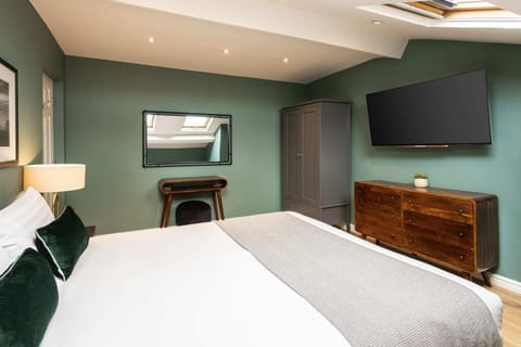 The Falkner Quarters, Liverpool - Host & Stay