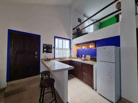 Private kitchen | Fridge, stovetop, coffee/tea maker, toaster