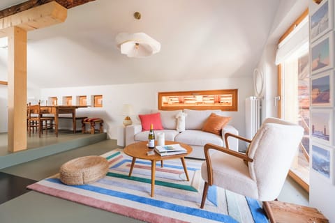 Bellevue Living Room 1