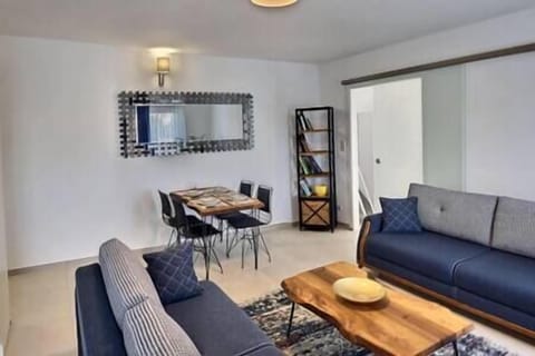 070c6493-4f01-4e12-9135-d156de5578f1