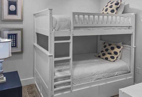 Blu 200 - Bedroom #3 - Twin Bunks
