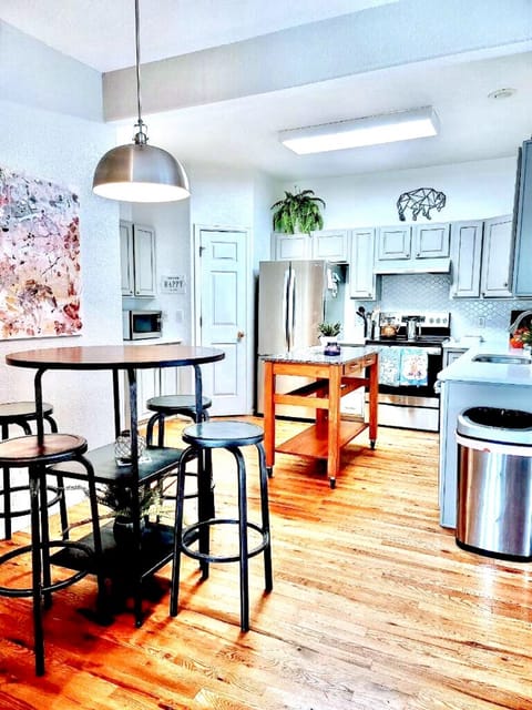 Open concept kitchen (Main Floor)