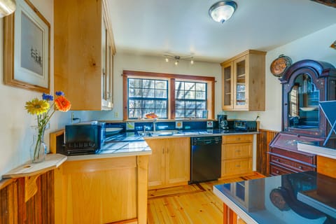 Kitchen | 1st Floor | Cooking Basics Supplied
