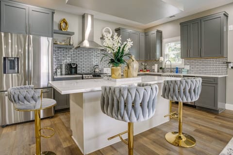 Sleek stainless steel meets modern charm in our open kitchen #CookInStyle