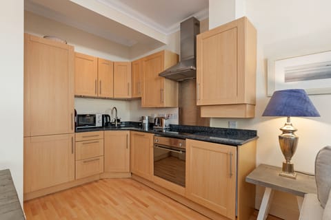 Tenby apartment, sea views