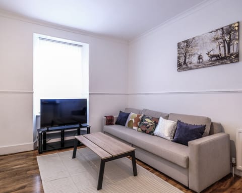 Living Room / Lounge