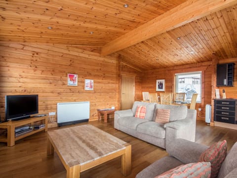 Open plan living space | Gael Cham, Aviemore