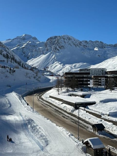 Snow and ski sports