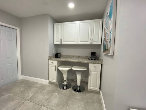 BAR AND EATING AREA.