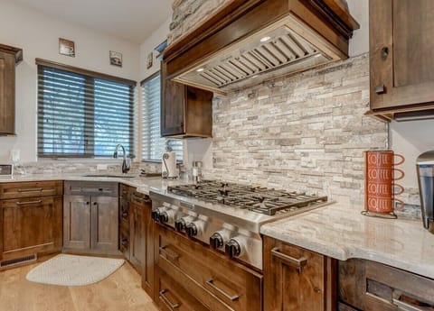 Step into our well-appointed kitchen, where every detail, from modern appliances to sleek countertops, is designed to enhance your culinary experience. Whether you're crafting gourmet dishes or enjoying a leisurely breakfast, this fully equipped kitchen is your perfect culinary retreat.