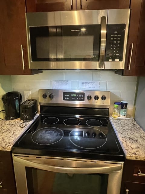 Microwave, oven, stovetop, cookware/dishes/utensils