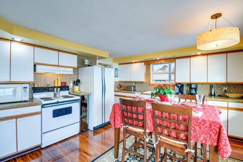 Kitchen | Cooking Basics | Keurig/Drip Coffee Maker | Trash Bags/Paper Towels