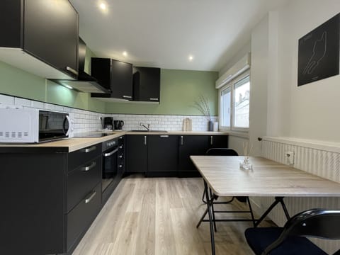 "Modern, fully-equipped kitchen - Le Scuderia"