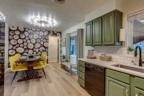 More kitchen/dinning views