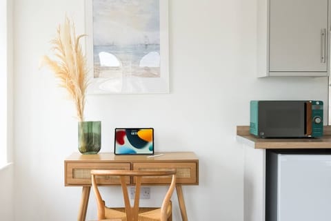 Your personal productivity desk, where creativity meets focus and ideas turn into reality.