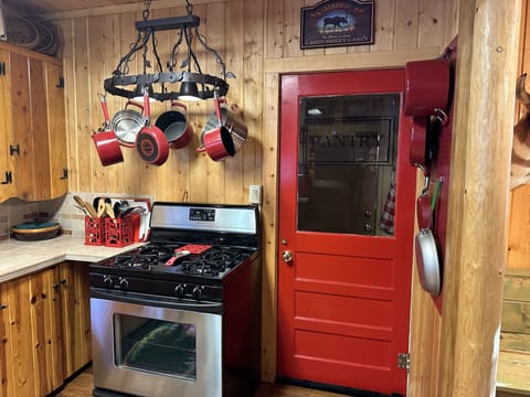 Oven, stovetop, coffee/tea maker, toaster