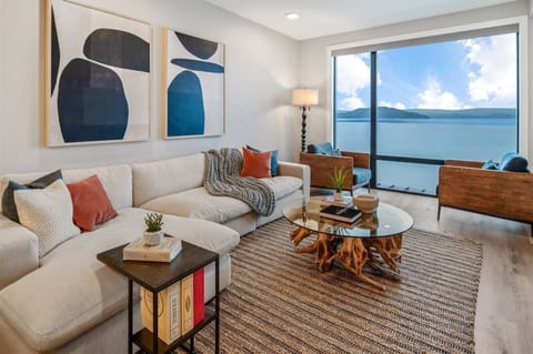 All new luxury condo at Seasons