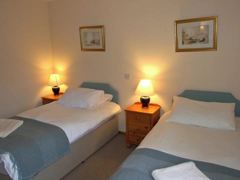 Twin bedroom | Balorrin, Aultgowrie, near Muir of Ord