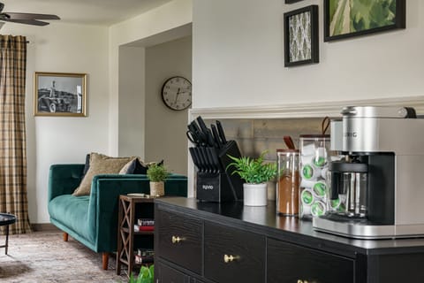 Coffee maker with coffee capsules; and a complete set of kitchen knives