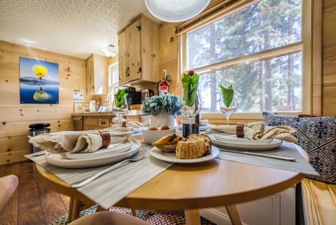 Breakfast Nook with Seating for Four. 